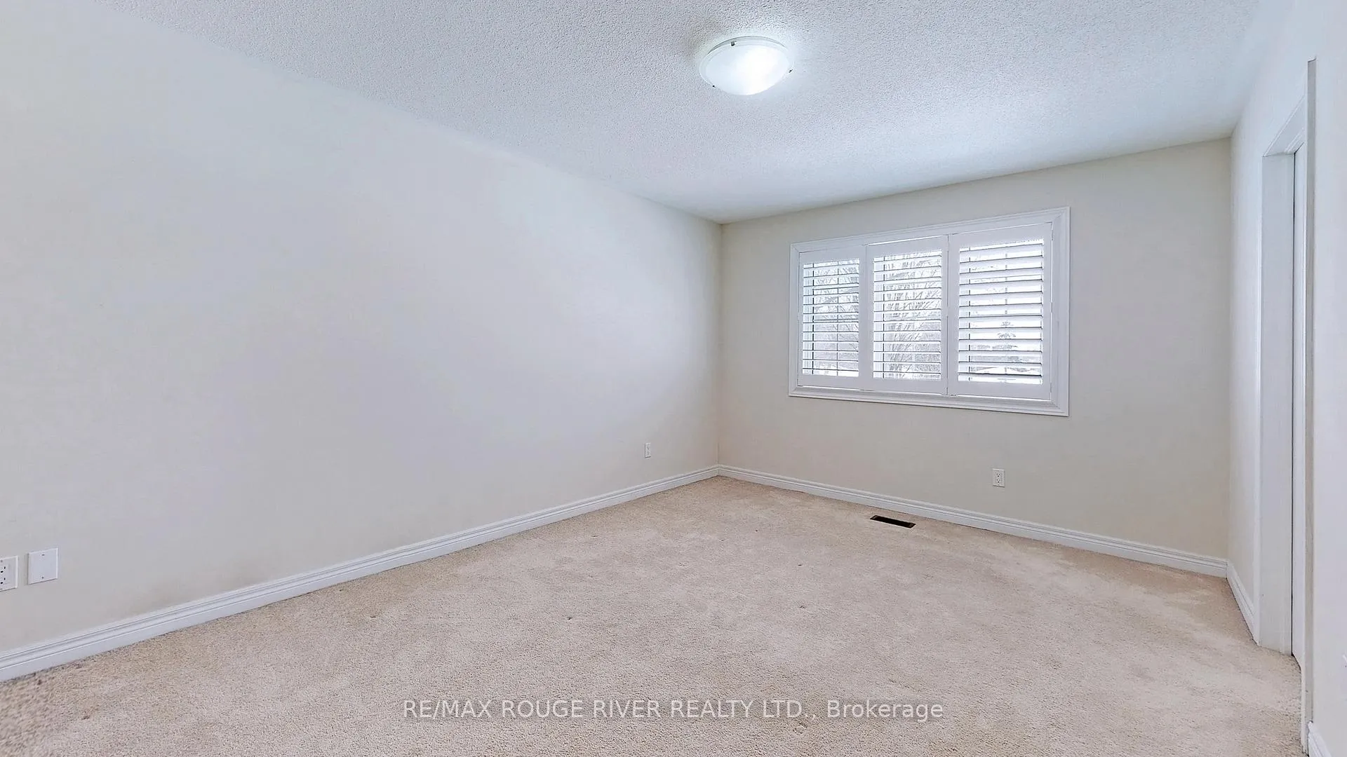 Photo 19 of 1022 Byron Street N, Whitby, Williamsburg — HOMEH