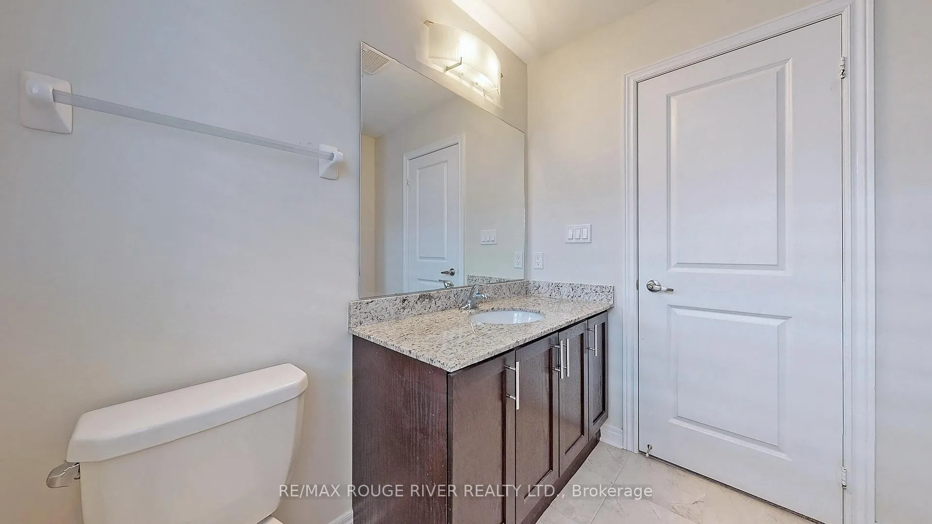 Photo 32 of 1022 Byron Street N, Whitby, Williamsburg — HOMEH