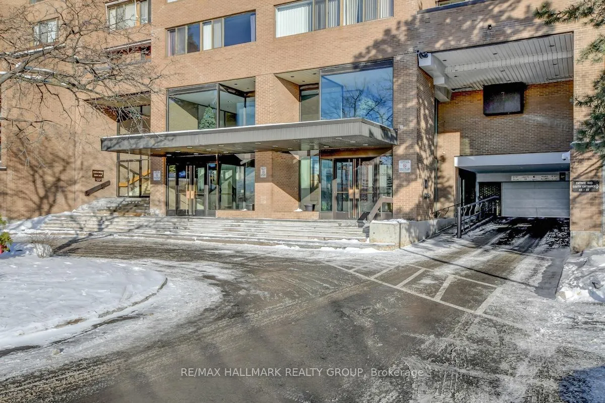 Photo 2 of Unit 330, 515 St Laurent Boulevard, Ottawa, Viscount Alexander Park — HOMEH