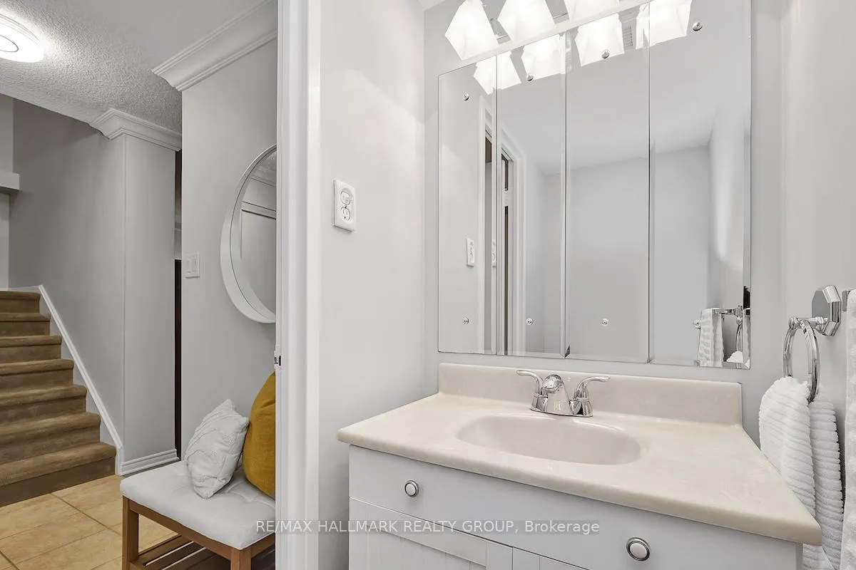 Photo 6 of Unit 330, 515 St Laurent Boulevard, Ottawa, Viscount Alexander Park — HOMEH
