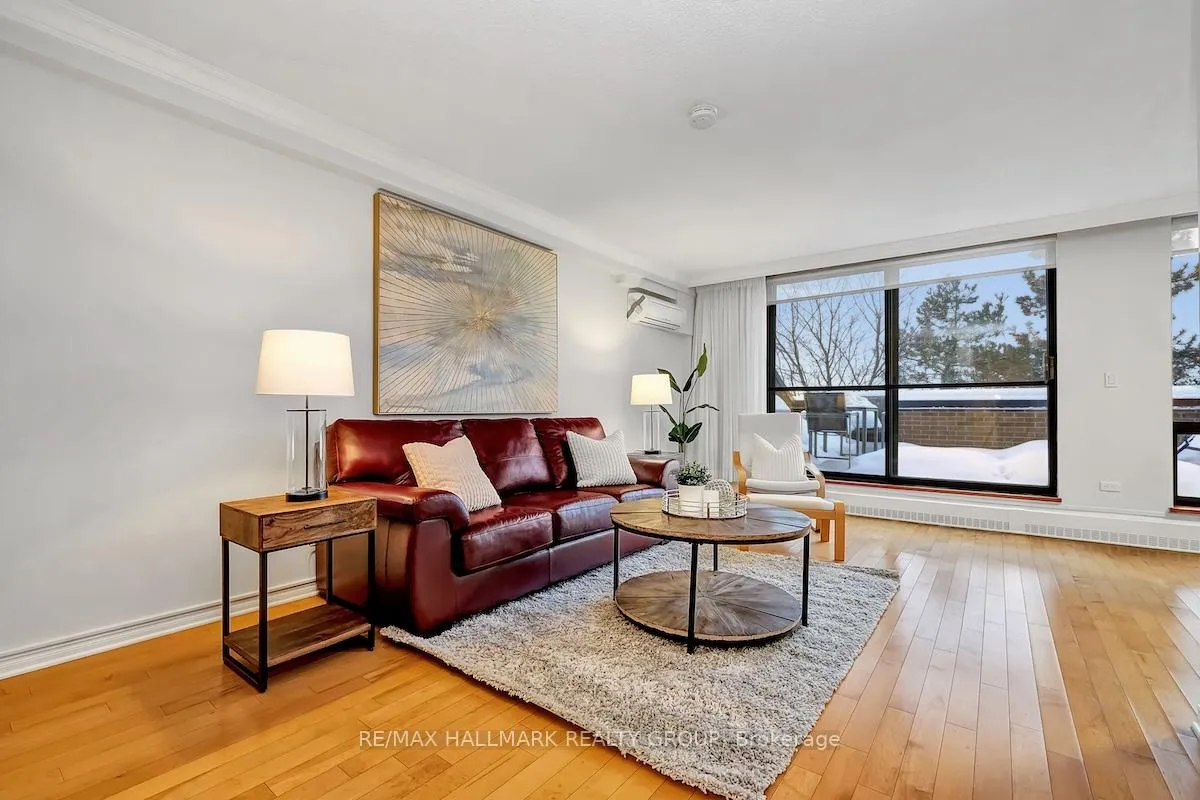 Photo 7 of Unit 330, 515 St Laurent Boulevard, Ottawa, Viscount Alexander Park — HOMEH