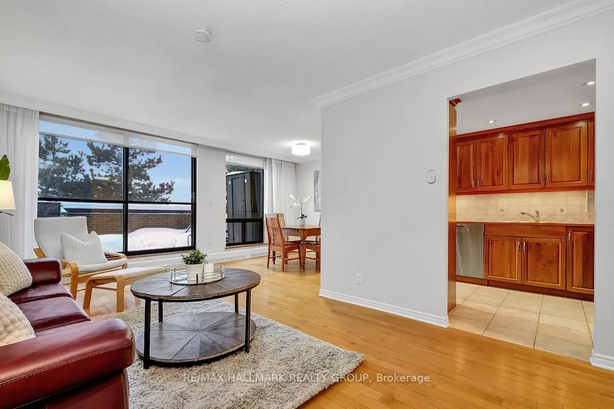 Photo 9 of Unit 330, 515 St Laurent Boulevard, Ottawa, Viscount Alexander Park — HOMEH