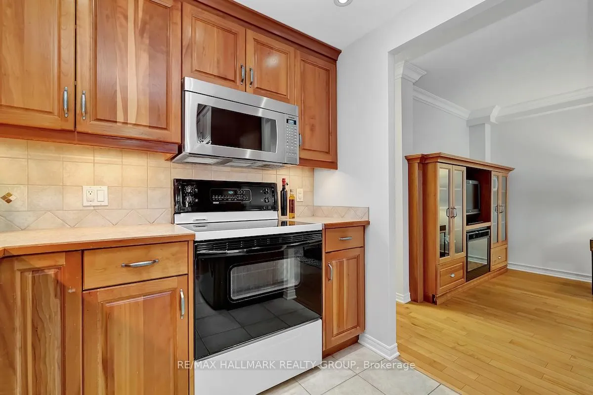 Photo 17 of Unit 330, 515 St Laurent Boulevard, Ottawa, Viscount Alexander Park — HOMEH