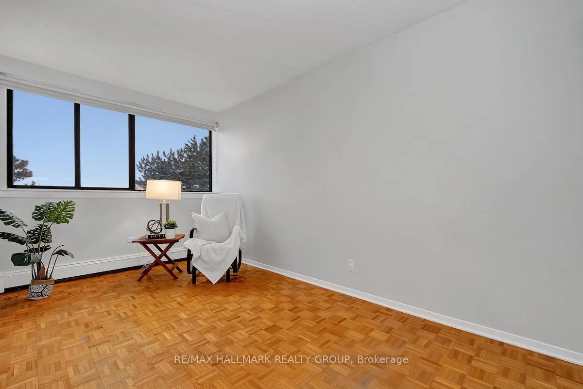 Photo 25 of Unit 330, 515 St Laurent Boulevard, Ottawa, Viscount Alexander Park — HOMEH