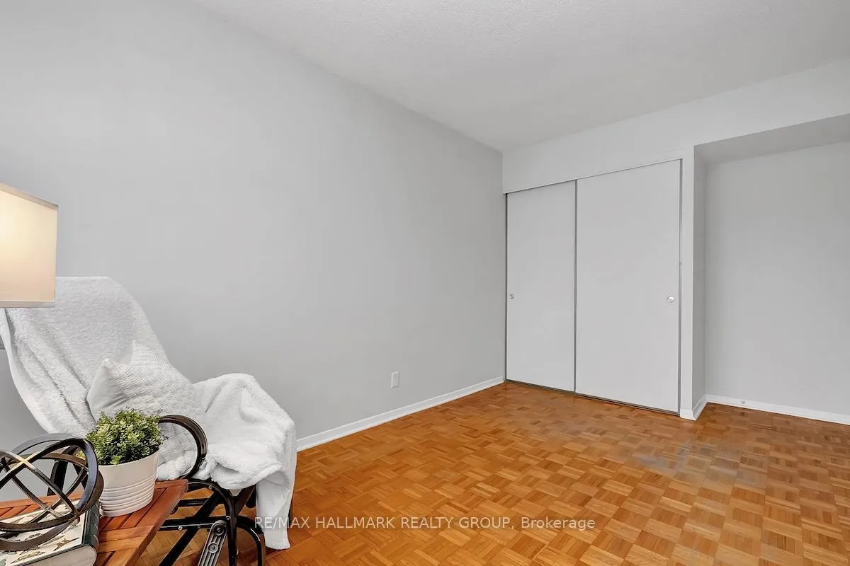 Photo 26 of Unit 330, 515 St Laurent Boulevard, Ottawa, Viscount Alexander Park — HOMEH