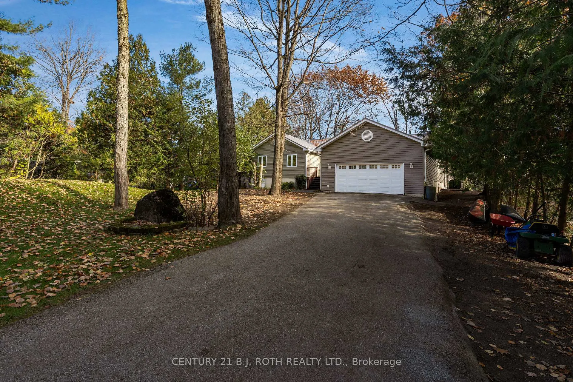 Photo 4 of 7333 Davy Drive, Ramara, Rural Ramara — HOMEH