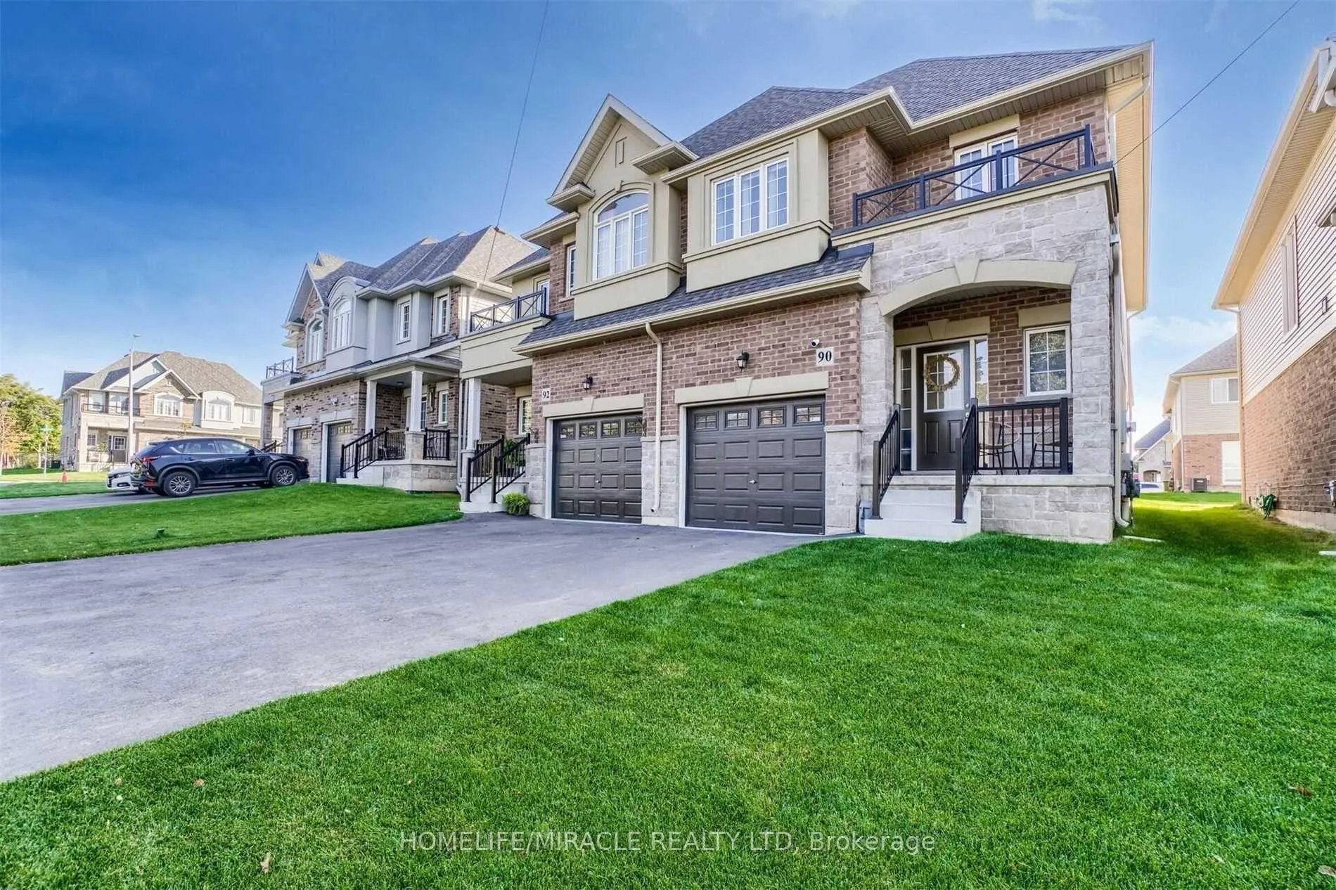 Photo 2 of 90 Bobolink Road E, Hamilton, Bruleville — HOMEH