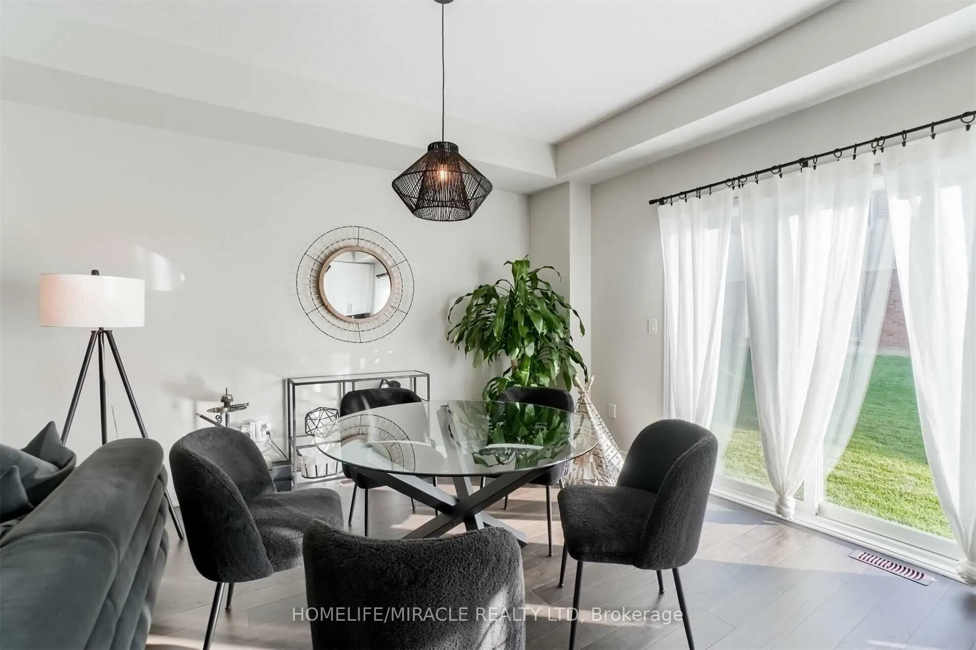 Photo 6 of 90 Bobolink Road E, Hamilton, Bruleville — HOMEH