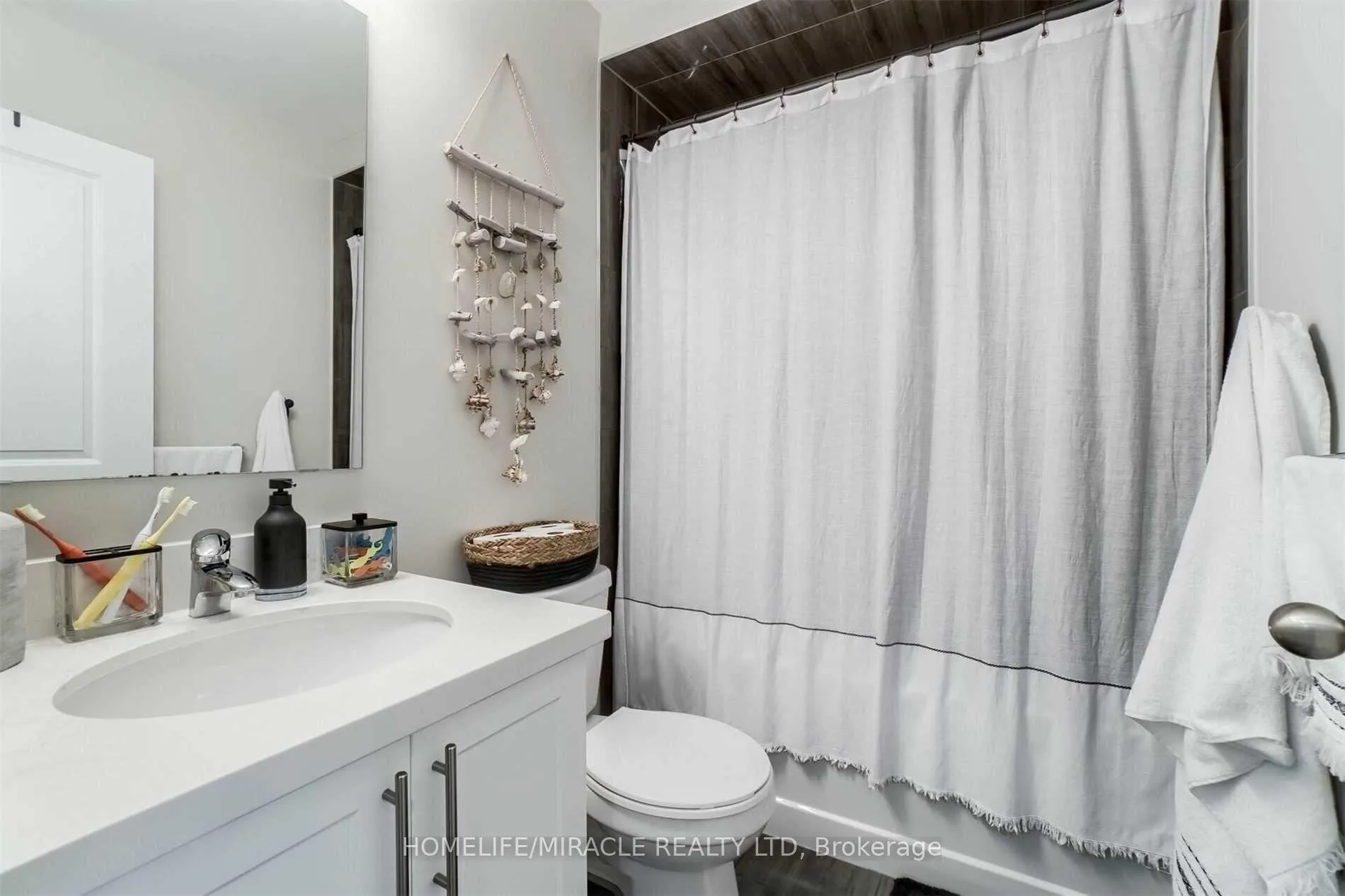 Photo 12 of 90 Bobolink Road E, Hamilton, Bruleville — HOMEH