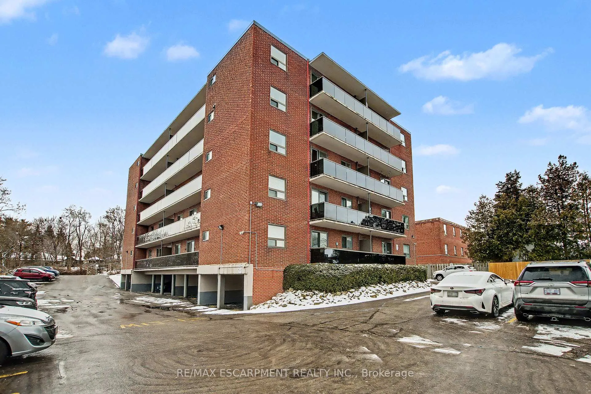 Photo 2 of Unit 36, 2373 King Street E, Hamilton, Glenview — HOMEH