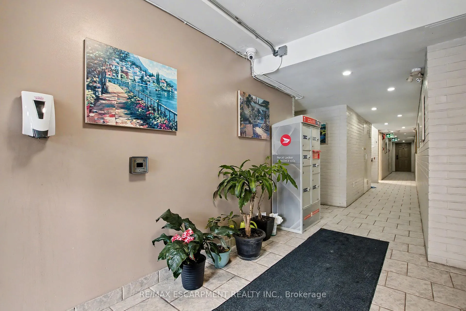 Photo 5 of Unit 36, 2373 King Street E, Hamilton, Glenview — HOMEH