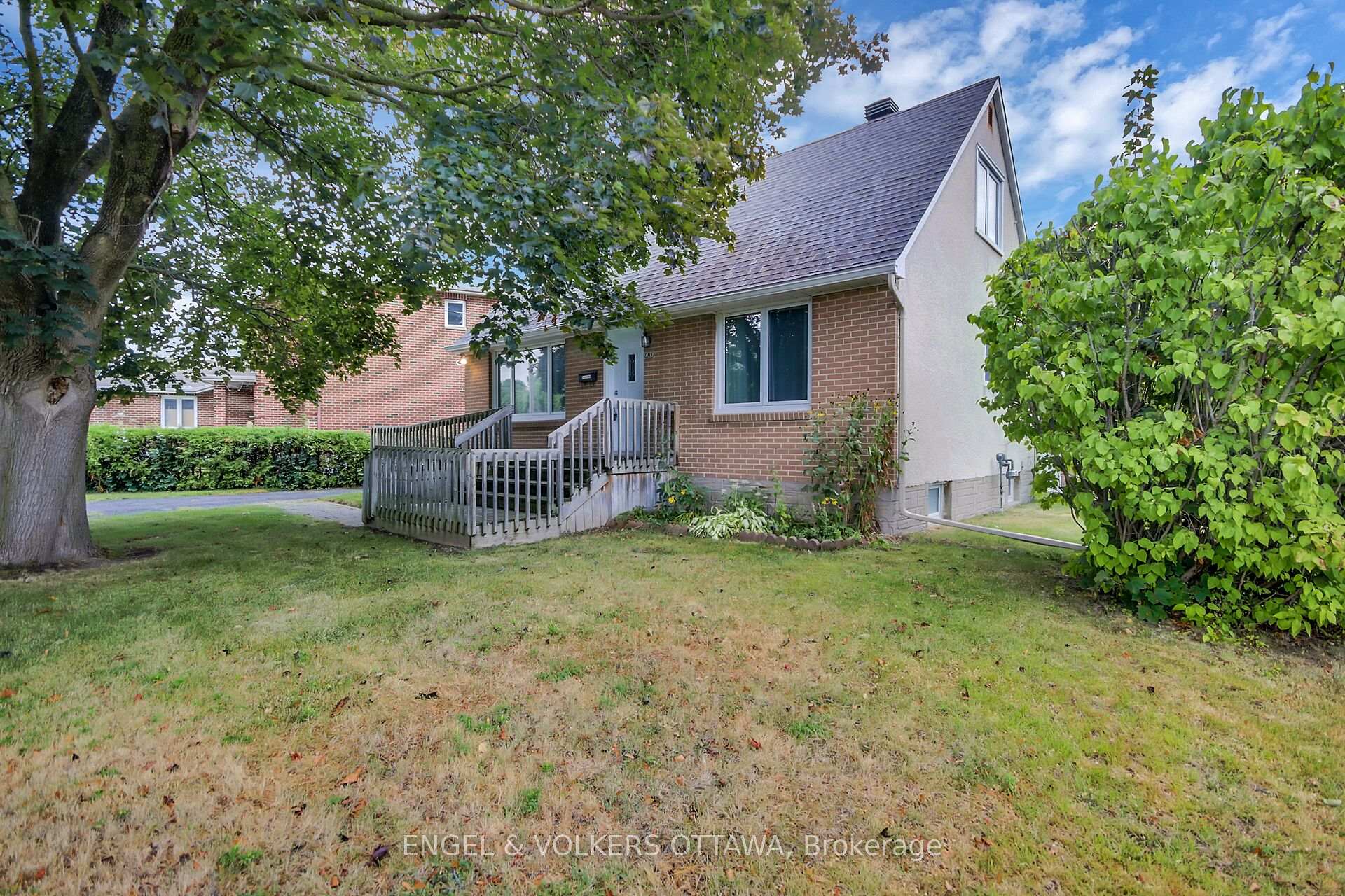 Photo 2 of 1 Joan Street, Ottawa, Meadowlands/St. Claire Gardens — HOMEH