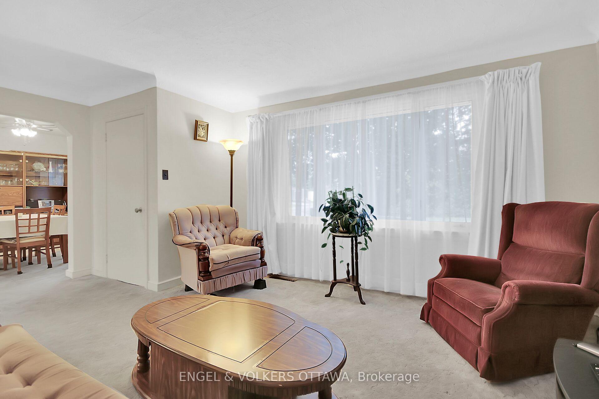 Photo 6 of 1 Joan Street, Ottawa, Meadowlands/St. Claire Gardens — HOMEH