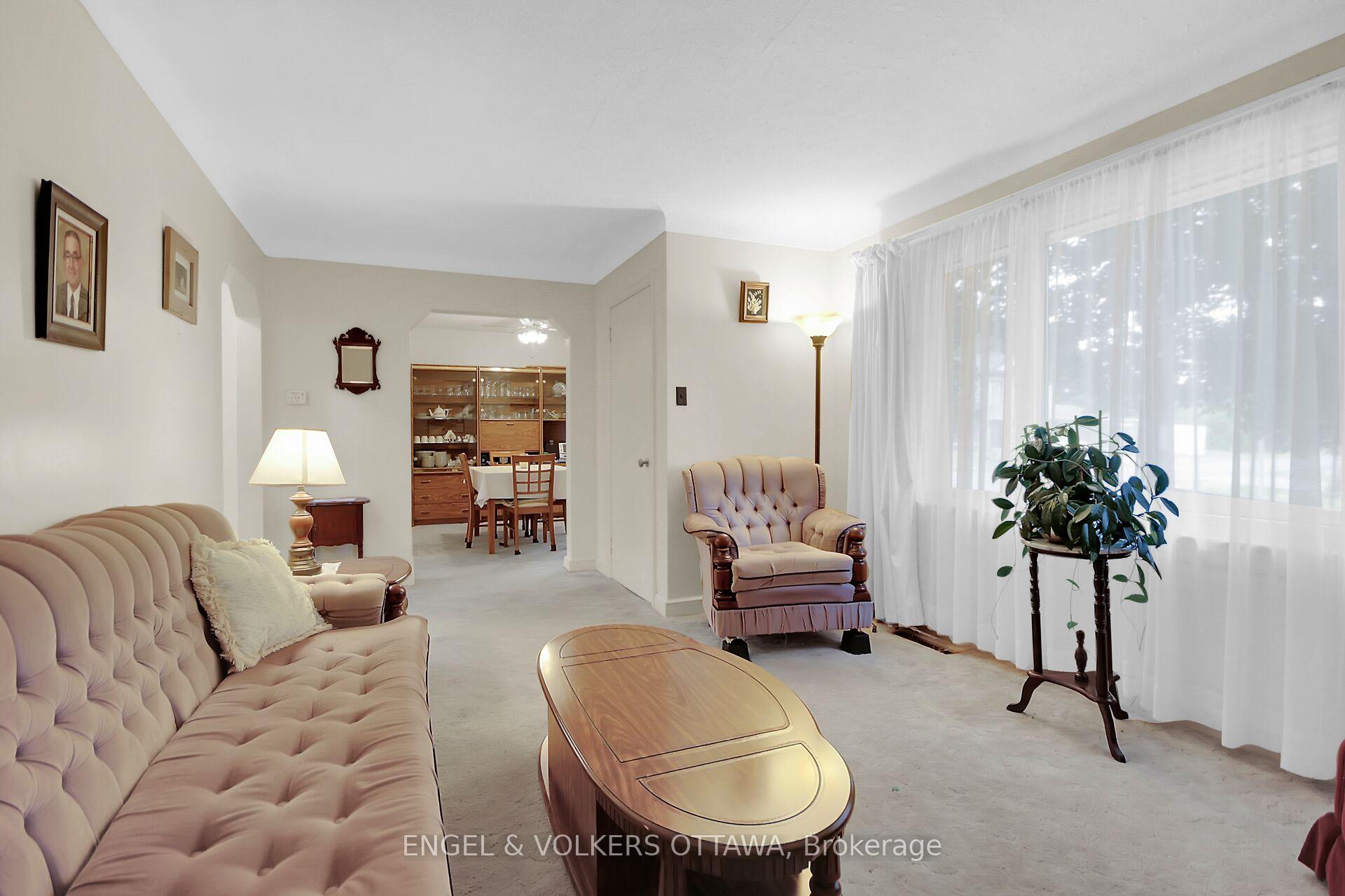 Photo 9 of 1 Joan Street, Ottawa, Meadowlands/St. Claire Gardens — HOMEH