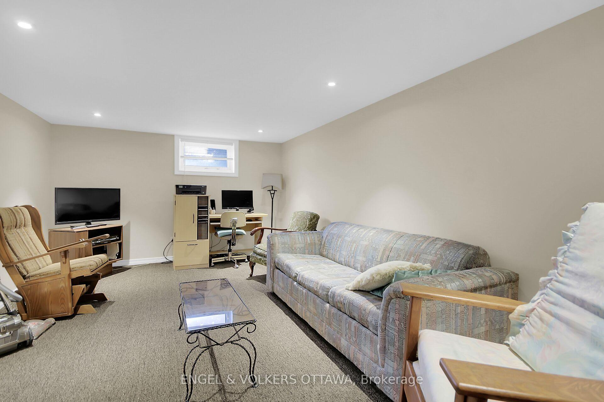 Photo 24 of 1 Joan Street, Ottawa, Meadowlands/St. Claire Gardens — HOMEH
