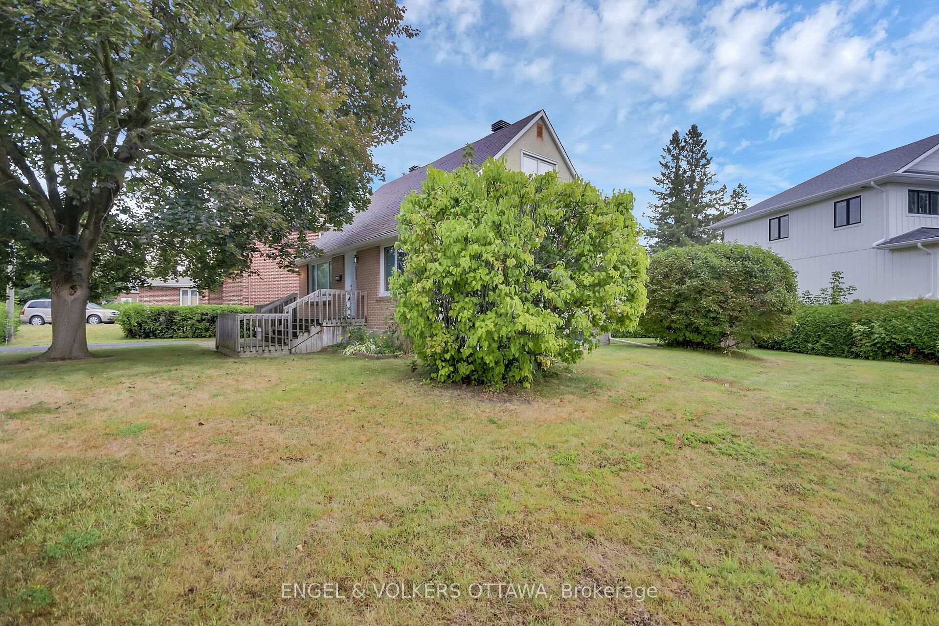Photo 32 of 1 Joan Street, Ottawa, Meadowlands/St. Claire Gardens — HOMEH