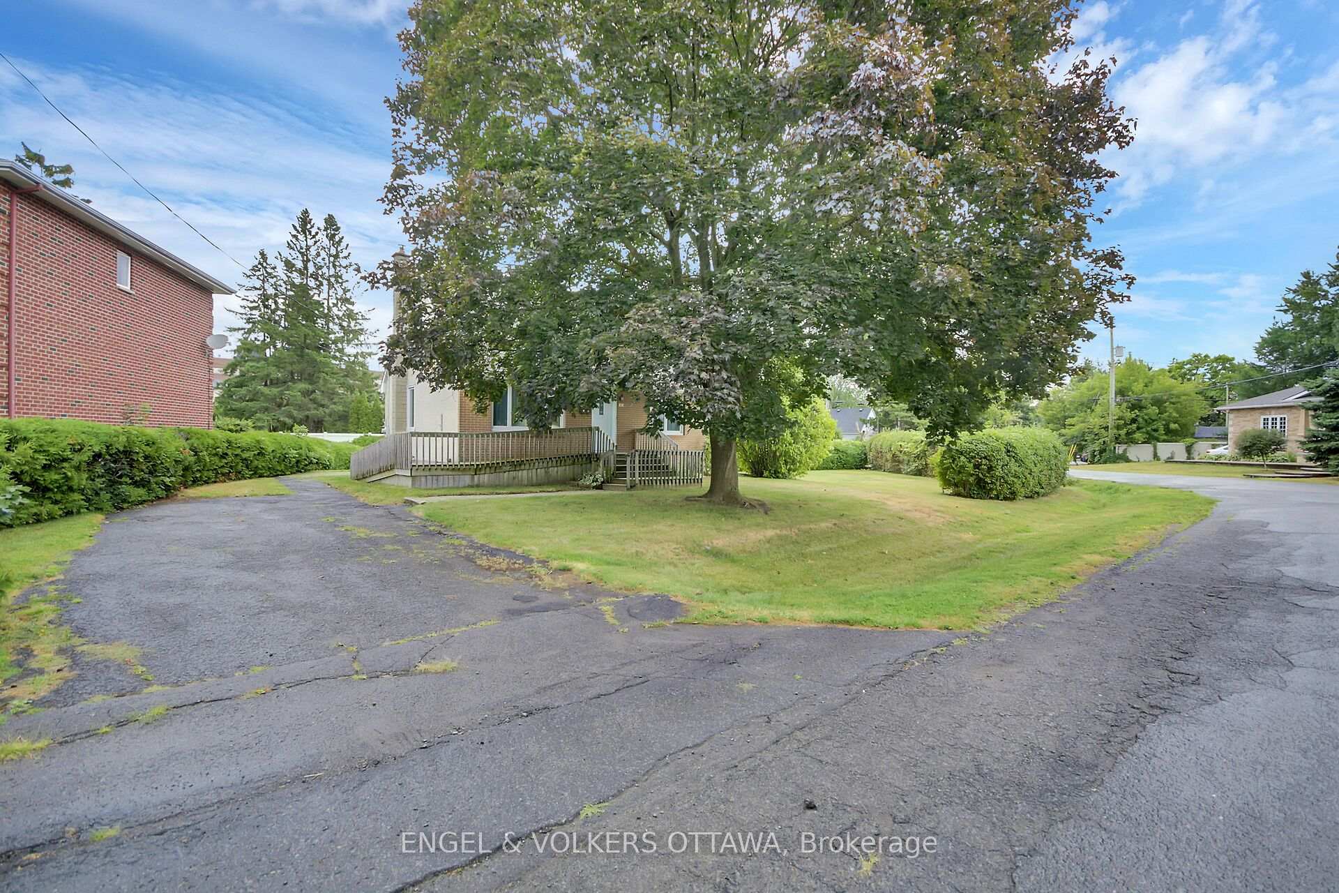 Photo 33 of 1 Joan Street, Ottawa, Meadowlands/St. Claire Gardens — HOMEH