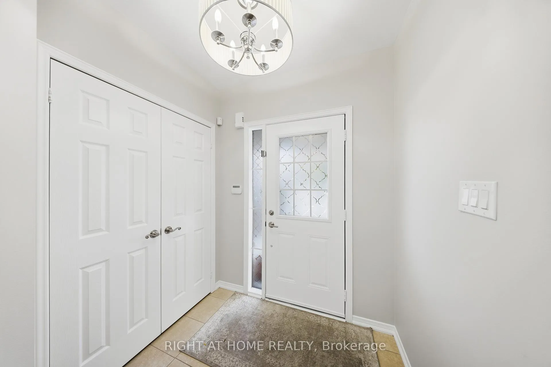 Photo 6 of 9 Manordale Crescent, Vaughan, Vellore Village — HOMEH