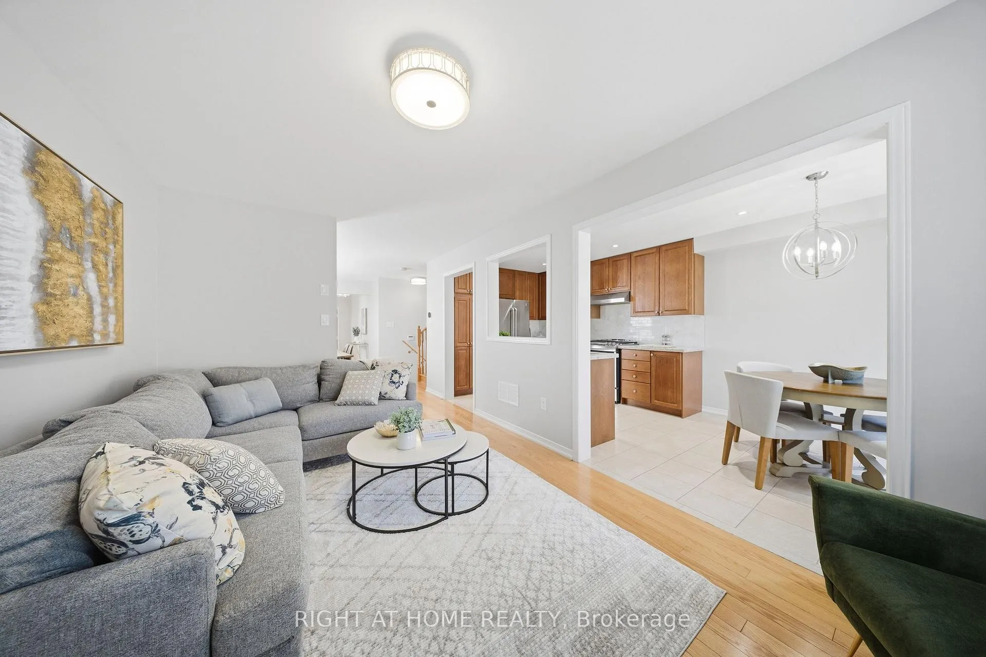 Photo 12 of 9 Manordale Crescent, Vaughan, Vellore Village — HOMEH