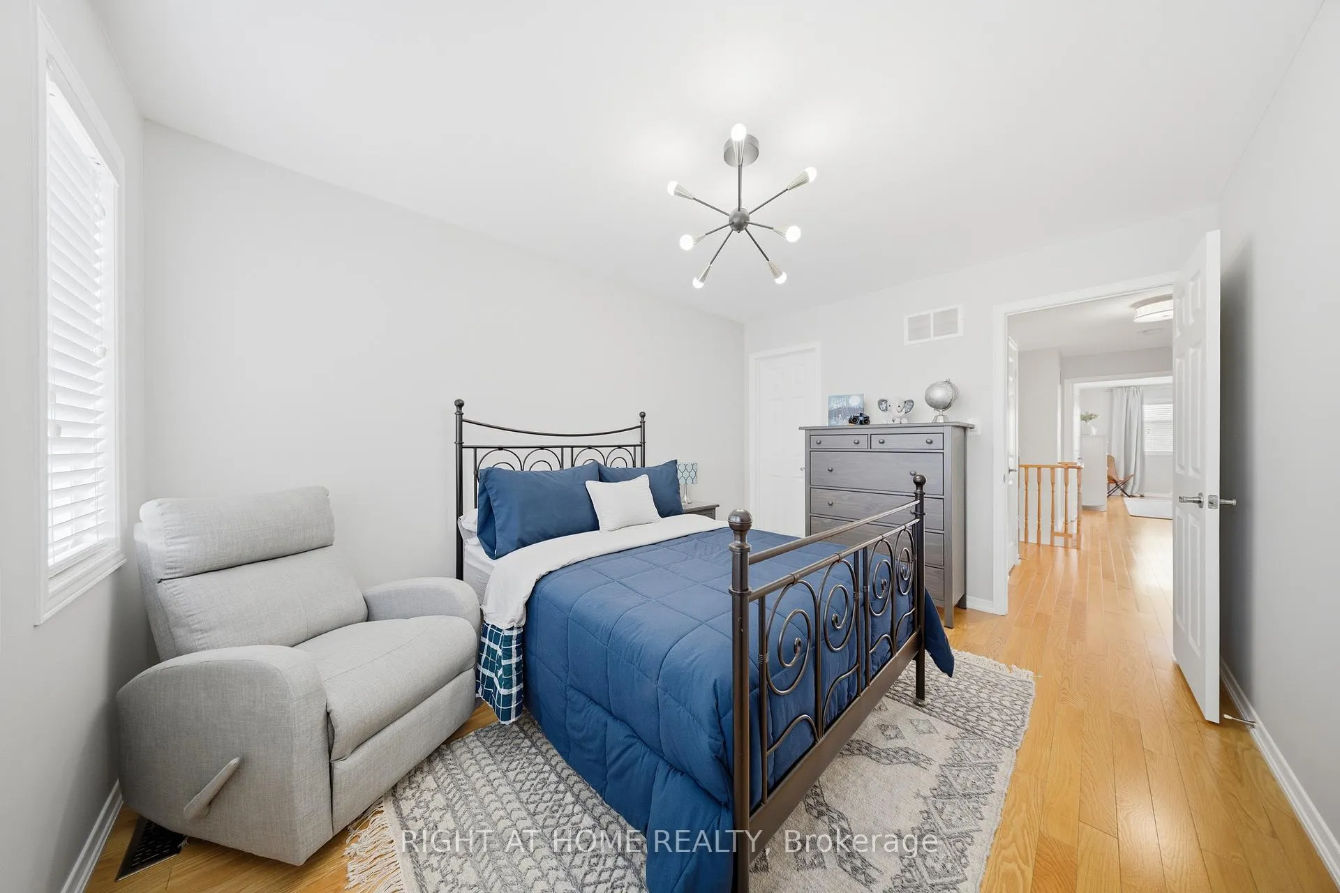 Photo 25 of 9 Manordale Crescent, Vaughan, Vellore Village — HOMEH