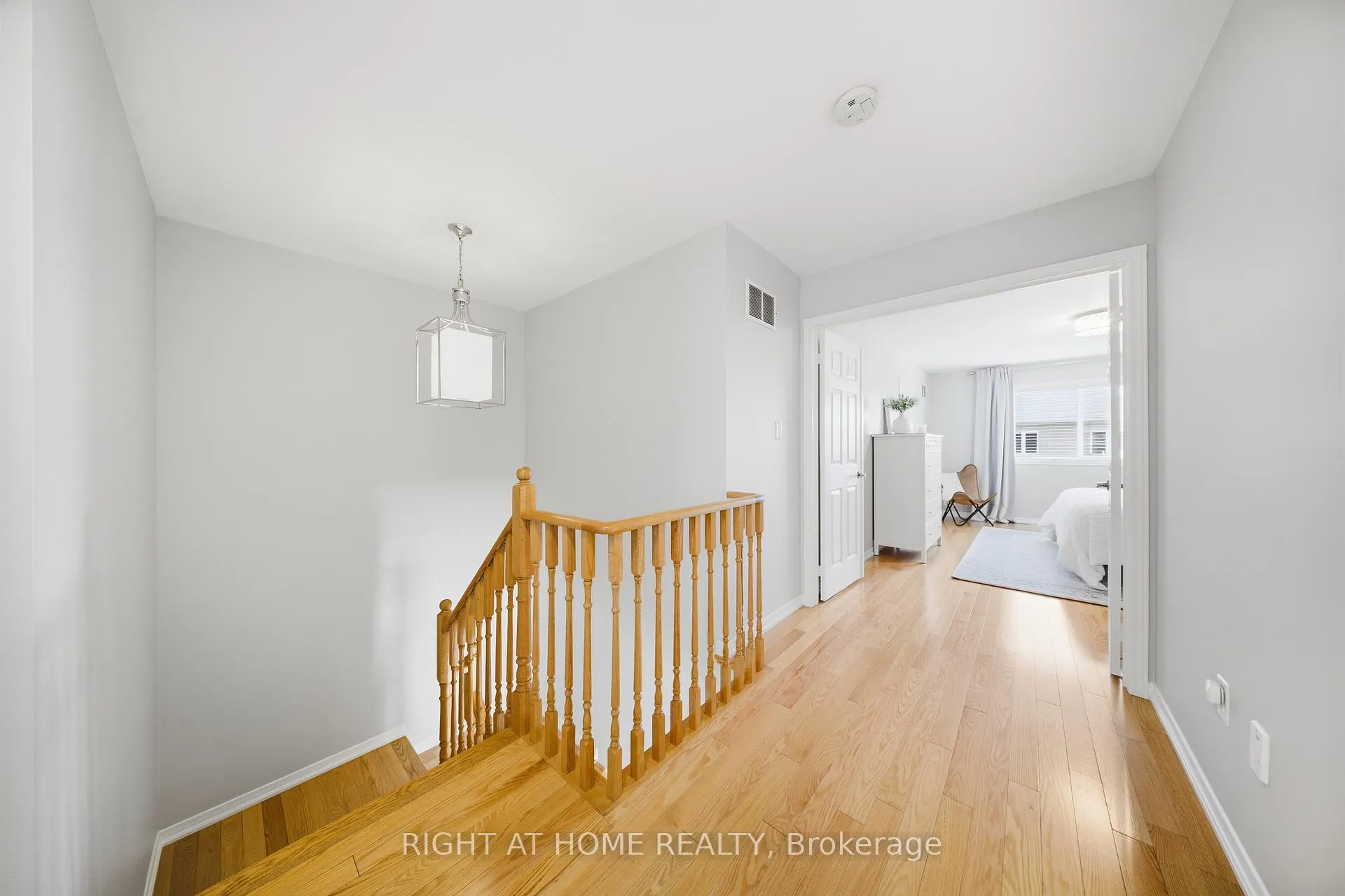 Photo 28 of 9 Manordale Crescent, Vaughan, Vellore Village — HOMEH