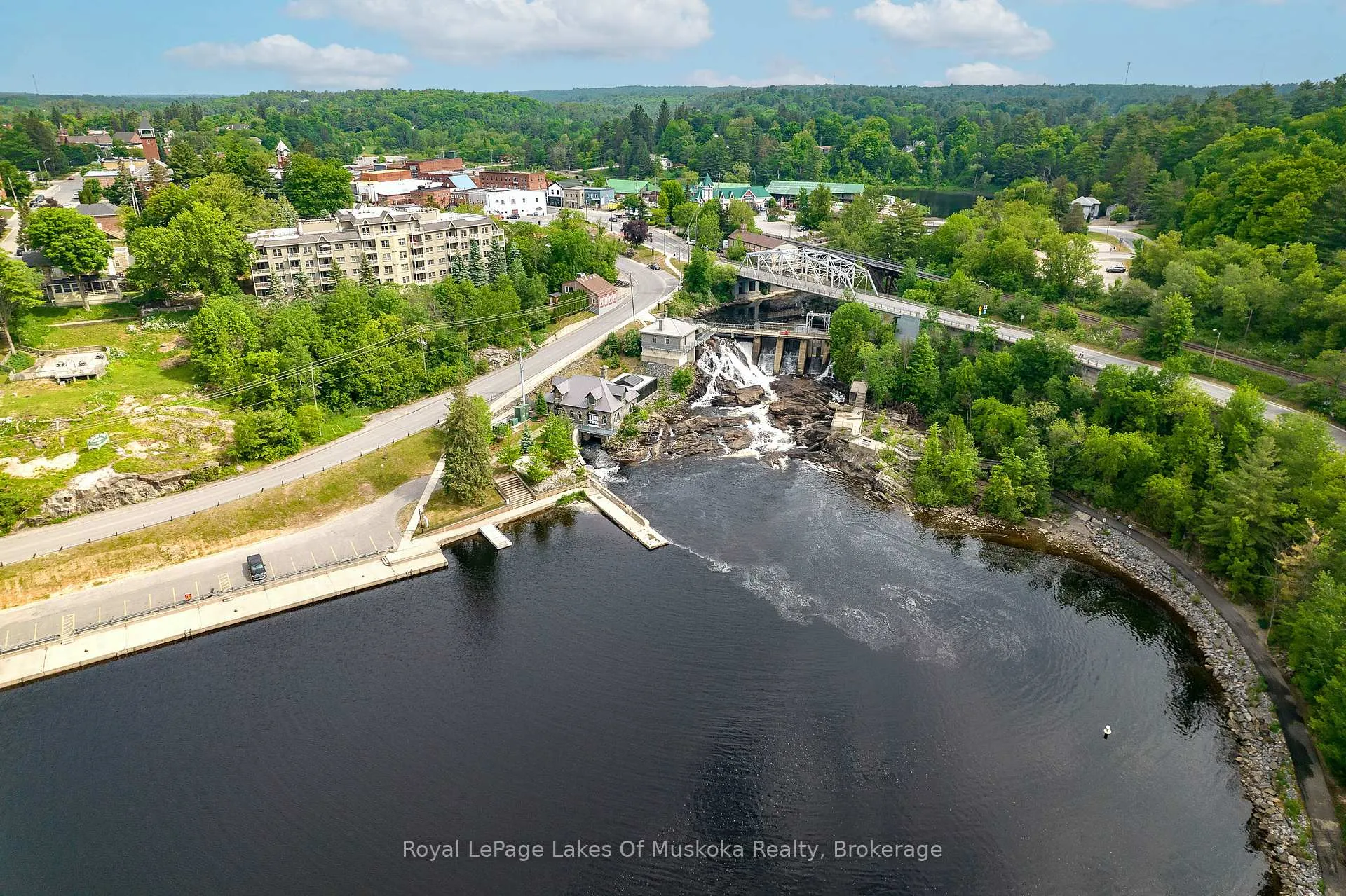 Photo 1 of Unit 10, 142 Ecclestone Drive, Bracebridge, Macaulay — HOMEH
