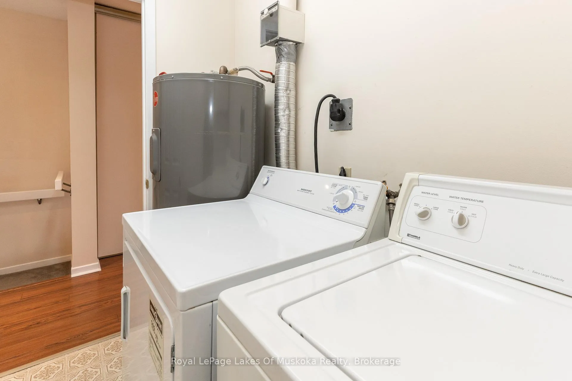 Photo 17 of Unit 10, 142 Ecclestone Drive, Bracebridge, Macaulay — HOMEH
