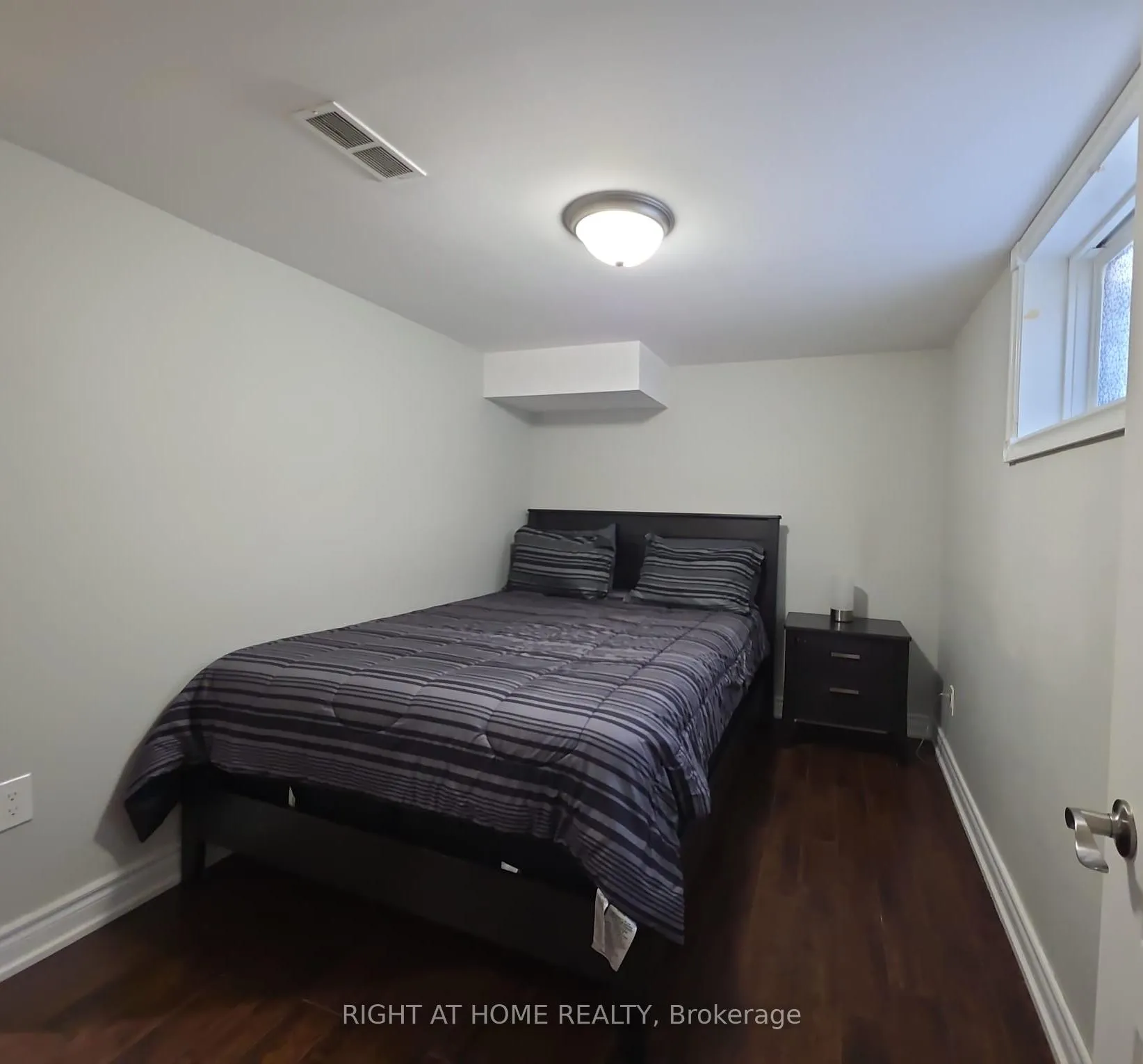 Photo 4 of 15 Argyle Road, Barrie, Sunnidale — HOMEH