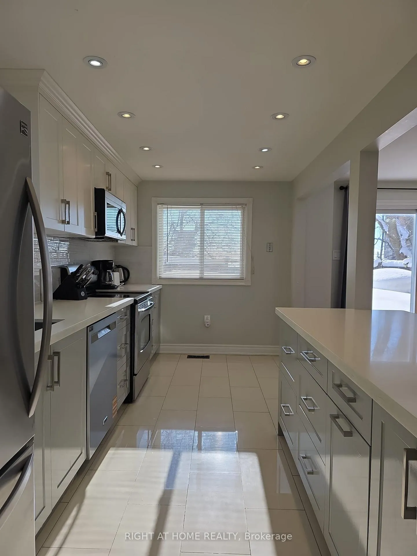 Photo 13 of 15 Argyle Road, Barrie, Sunnidale — HOMEH