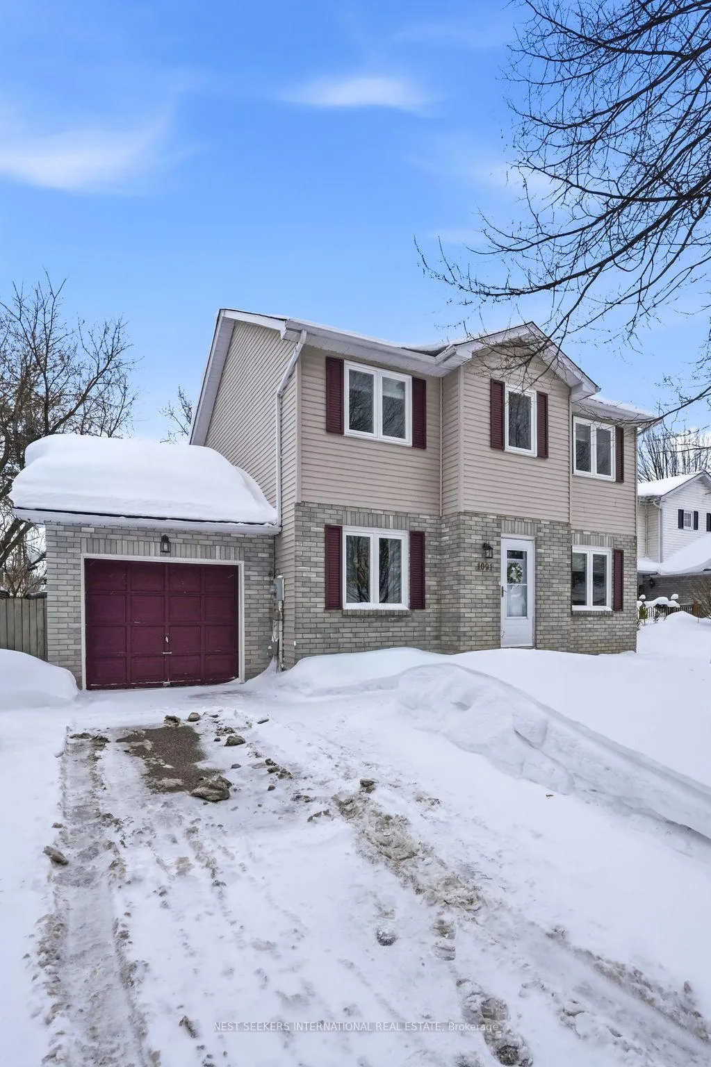 Photo 2 of 1091 Maclean Street, Innisfil, Alcona — HOMEH