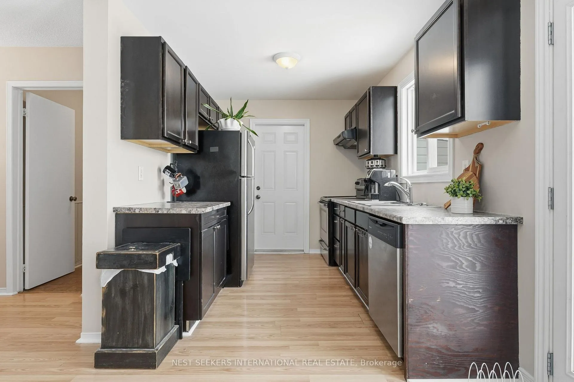 Photo 13 of 1091 Maclean Street, Innisfil, Alcona — HOMEH