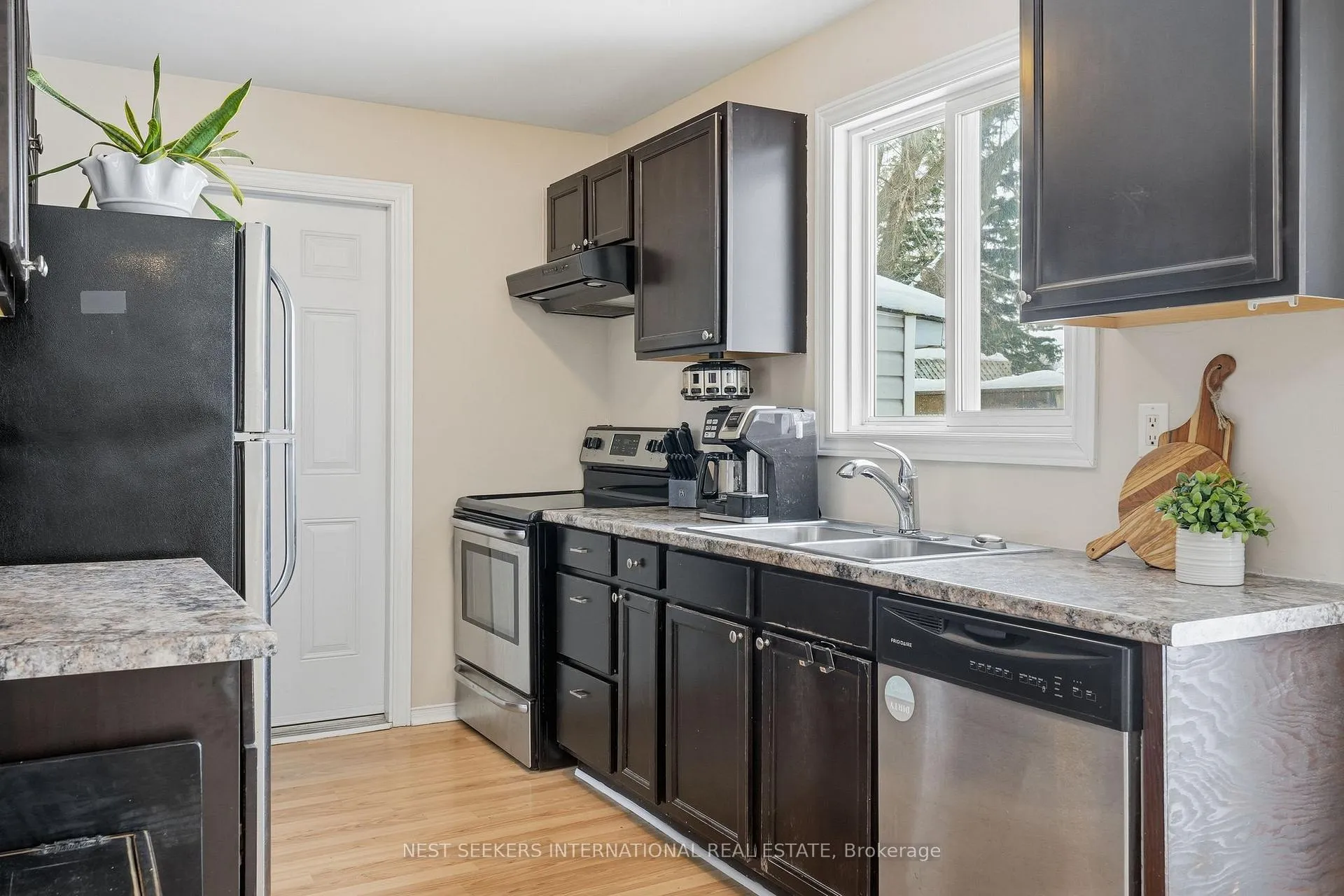 Photo 14 of 1091 Maclean Street, Innisfil, Alcona — HOMEH