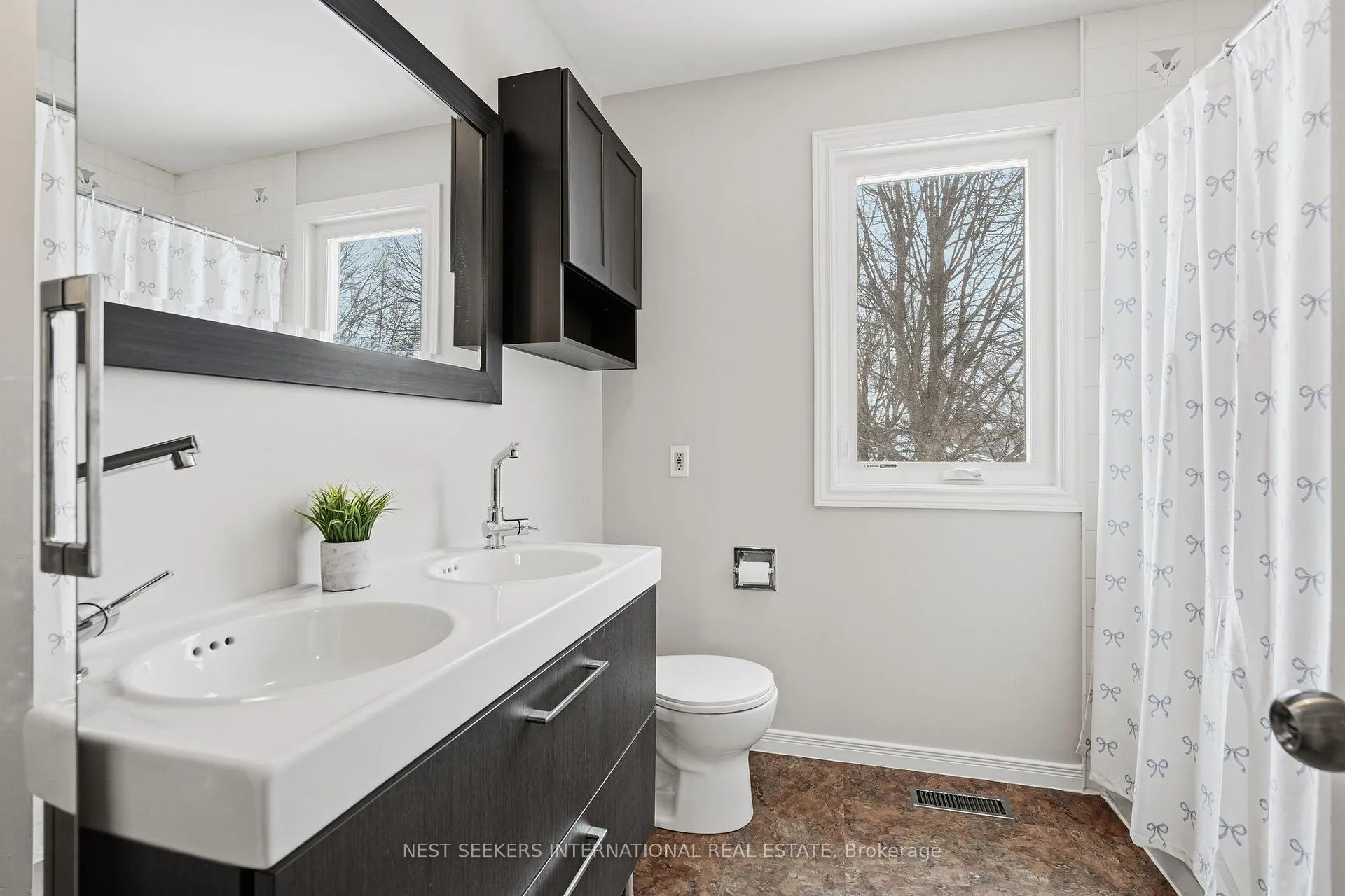 Photo 24 of 1091 Maclean Street, Innisfil, Alcona — HOMEH