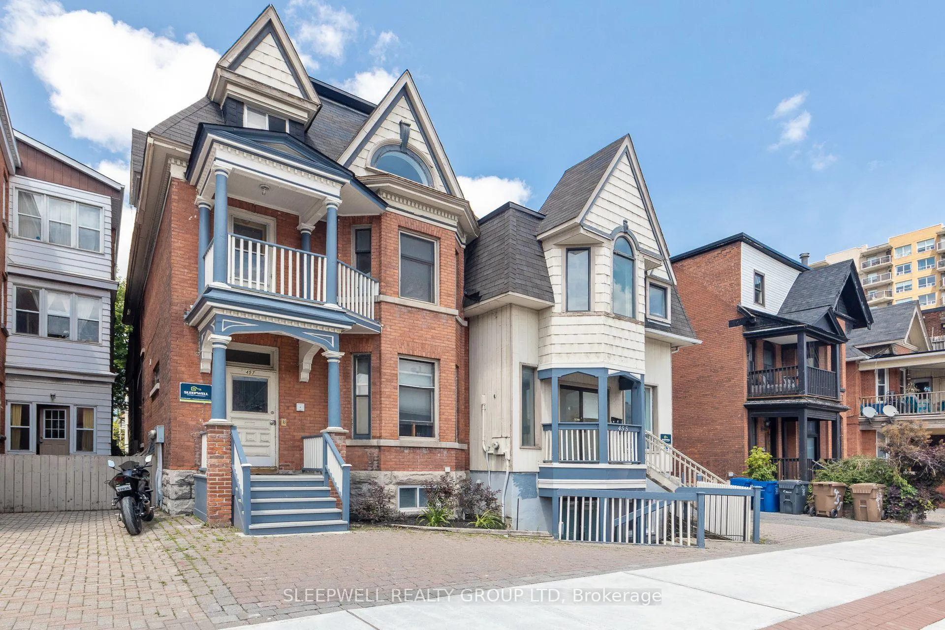 Front of 455-457 Somerset Street W