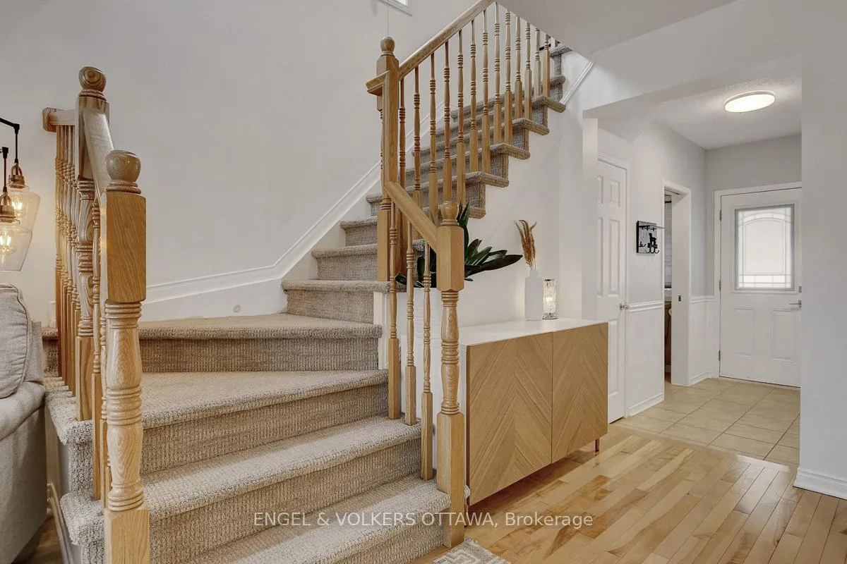Photo 4 of 308 Tabaret Street, Ottawa, Kanata - Emerald Meadows/Trailwest — HOMEH
