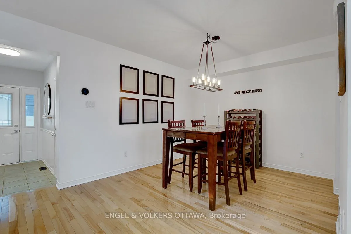 Photo 5 of 308 Tabaret Street, Ottawa, Kanata - Emerald Meadows/Trailwest — HOMEH