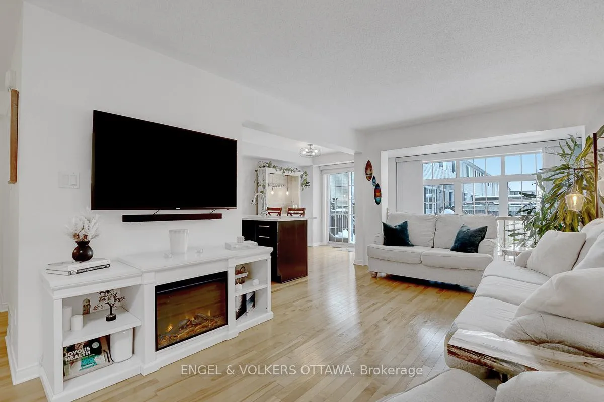 Photo 10 of 308 Tabaret Street, Ottawa, Kanata - Emerald Meadows/Trailwest — HOMEH