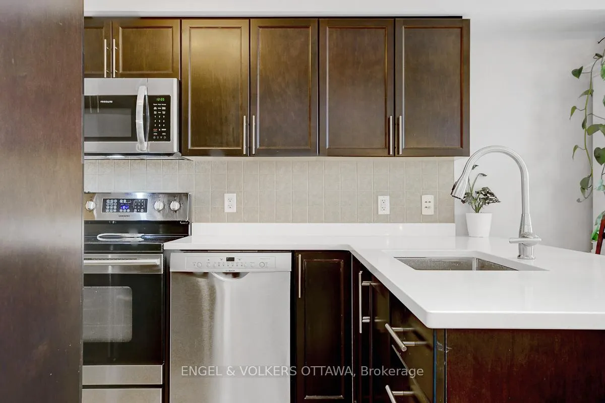 Photo 14 of 308 Tabaret Street, Ottawa, Kanata - Emerald Meadows/Trailwest — HOMEH
