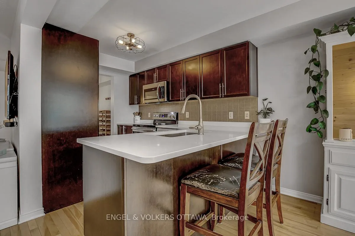 Photo 15 of 308 Tabaret Street, Ottawa, Kanata - Emerald Meadows/Trailwest — HOMEH