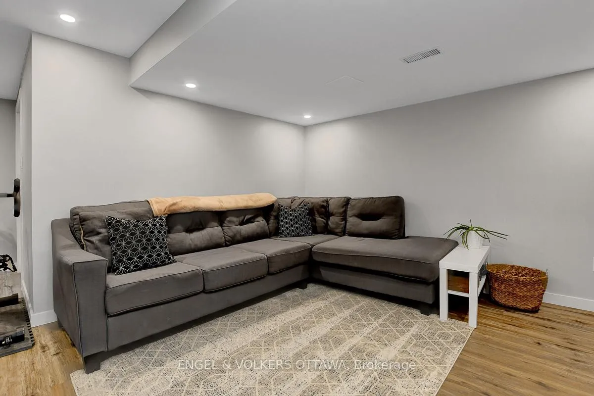Photo 41 of 308 Tabaret Street, Ottawa, Kanata - Emerald Meadows/Trailwest — HOMEH