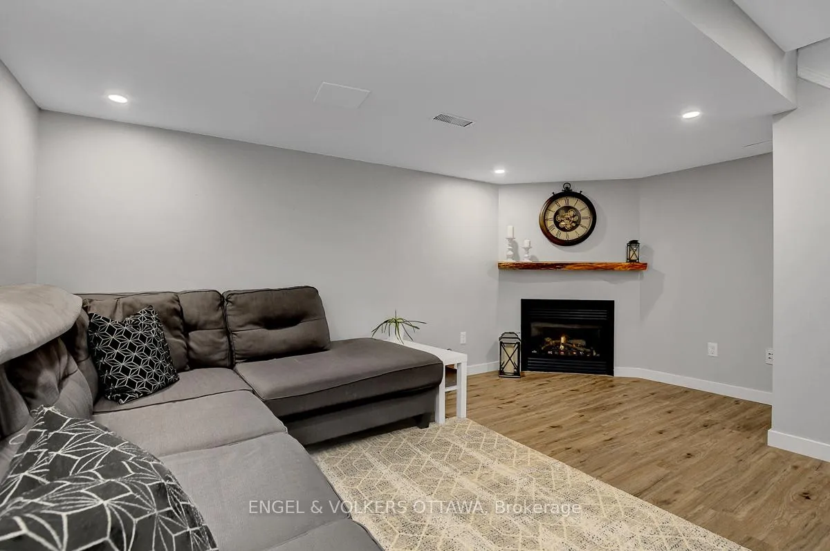 Photo 43 of 308 Tabaret Street, Ottawa, Kanata - Emerald Meadows/Trailwest — HOMEH