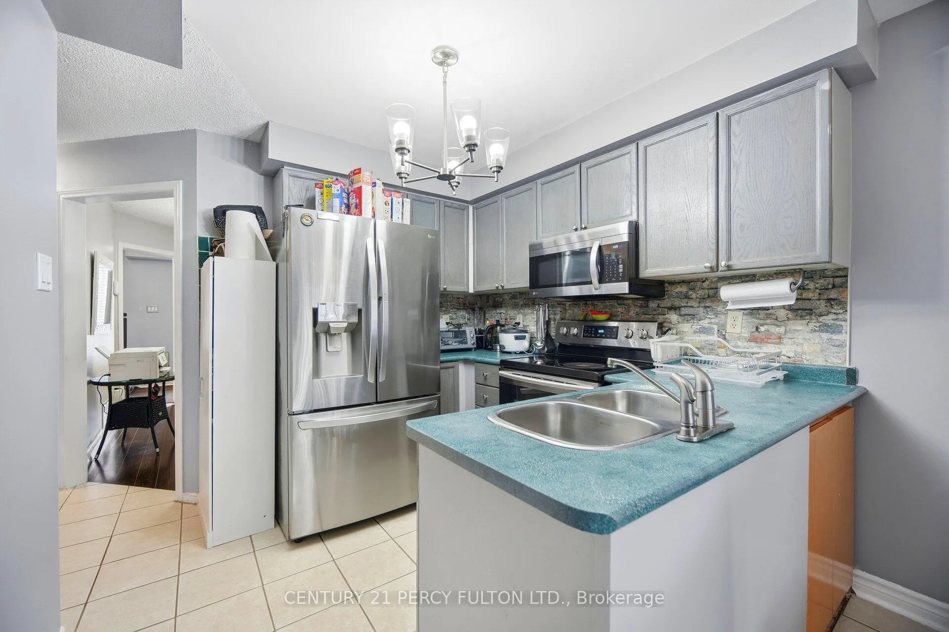 Photo 12 of 33 Farmers Avenue, Ajax, Central West — HOMEH