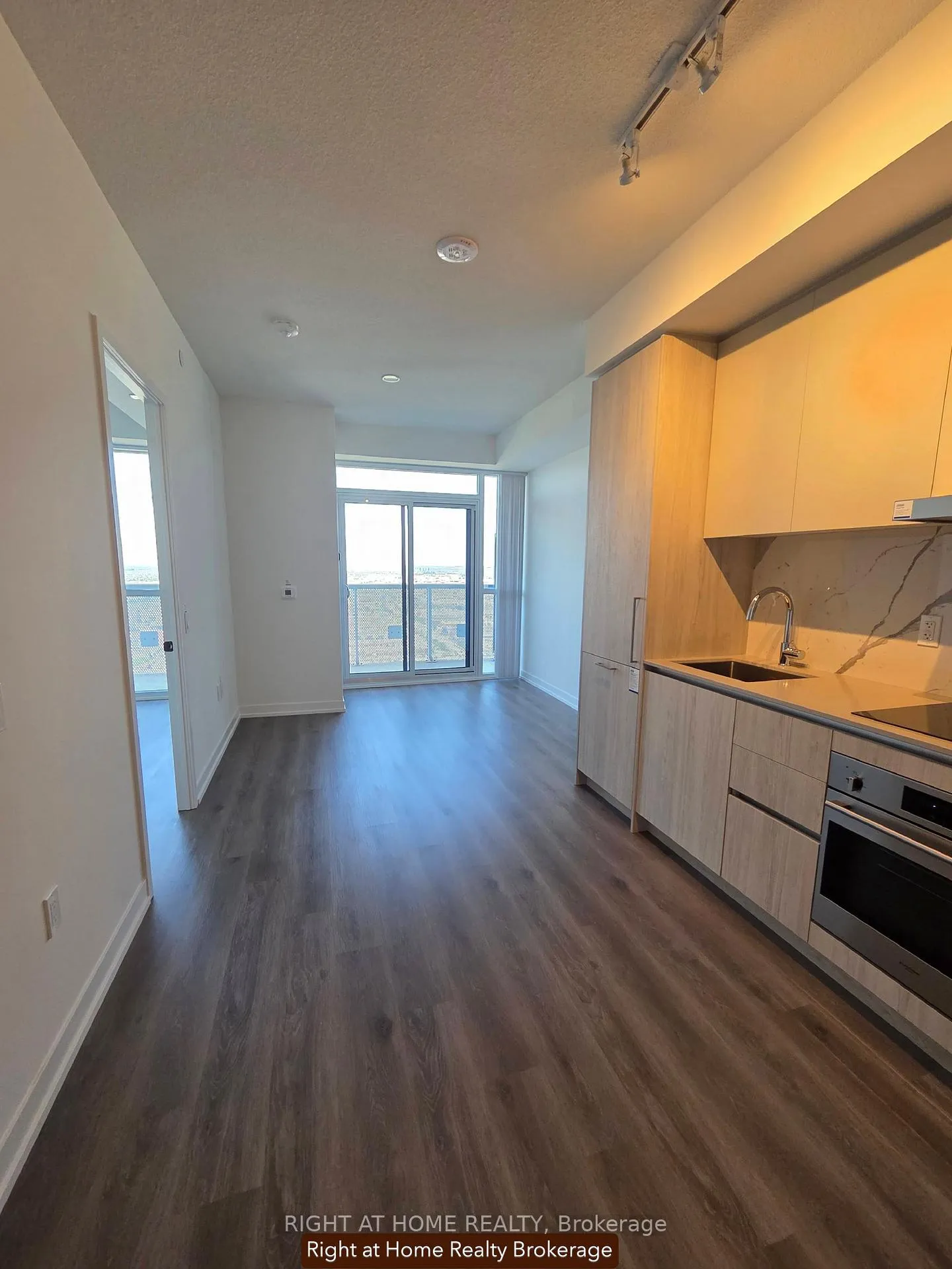 Photo 1 of Unit 3810, 225 Commerce Street, Vaughan, Vaughan Corporate Centre — HOMEH
