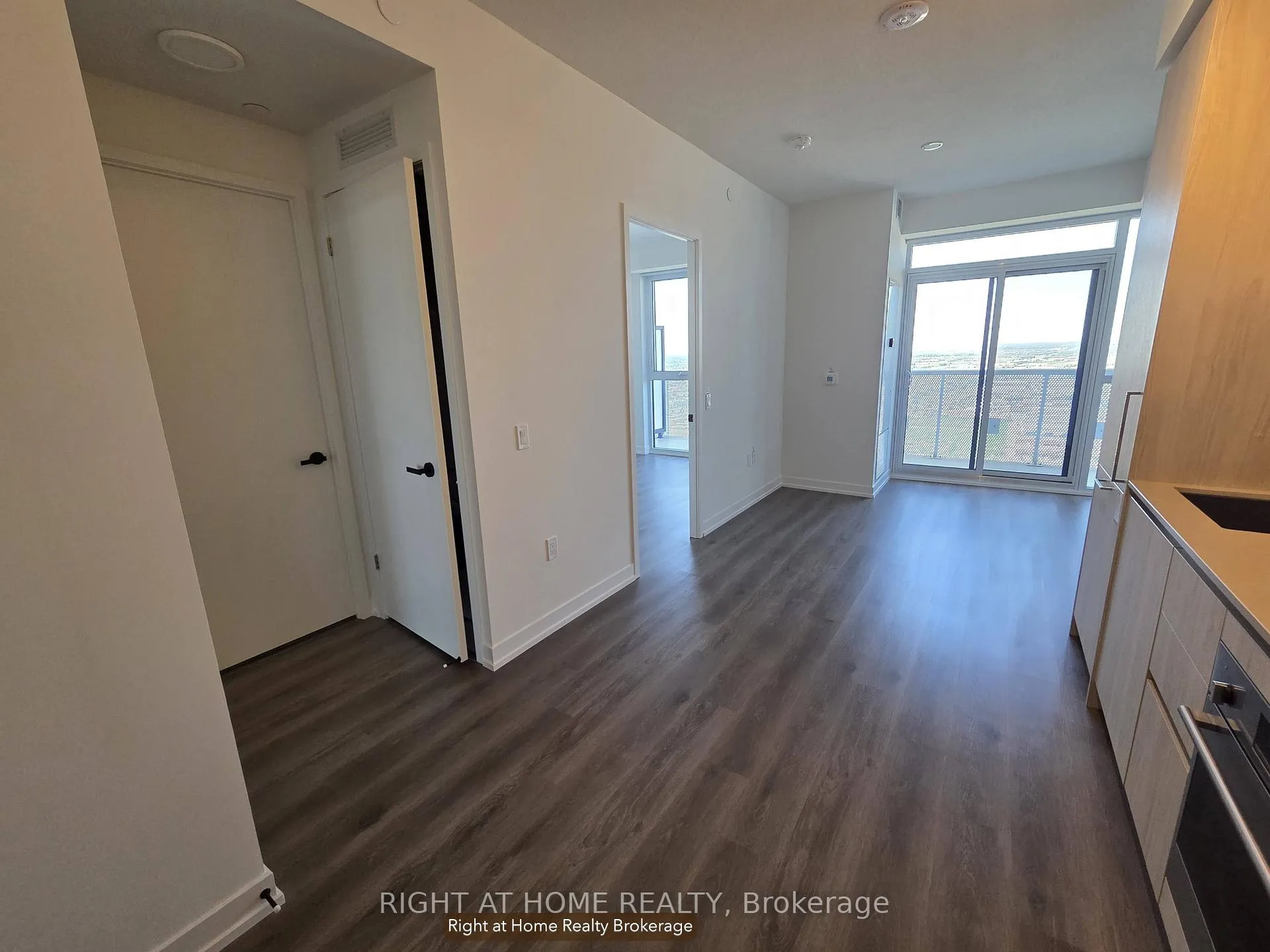 Photo 2 of Unit 3810, 225 Commerce Street, Vaughan, Vaughan Corporate Centre — HOMEH