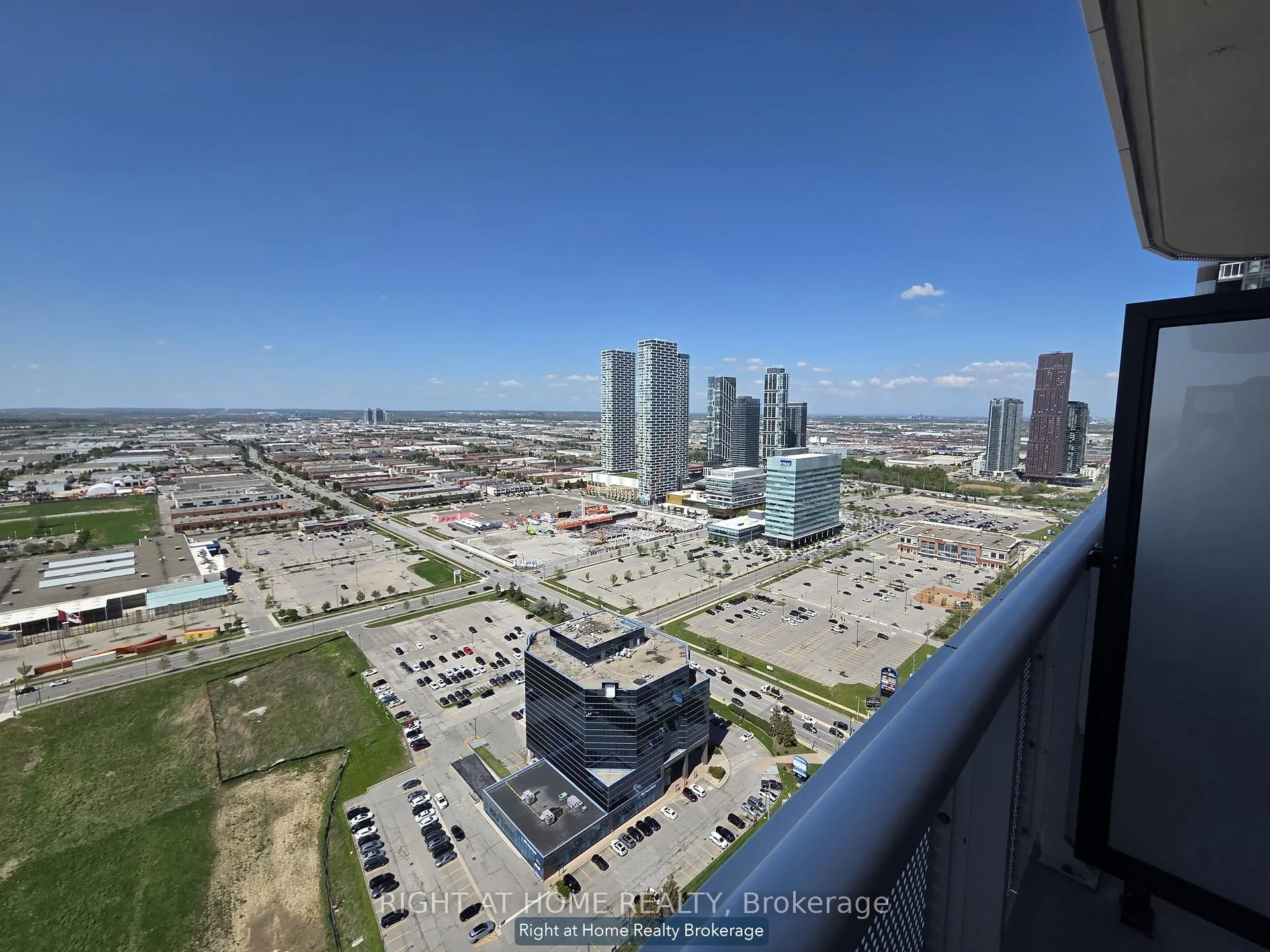 Photo 10 of Unit 3810, 225 Commerce Street, Vaughan, Vaughan Corporate Centre — HOMEH
