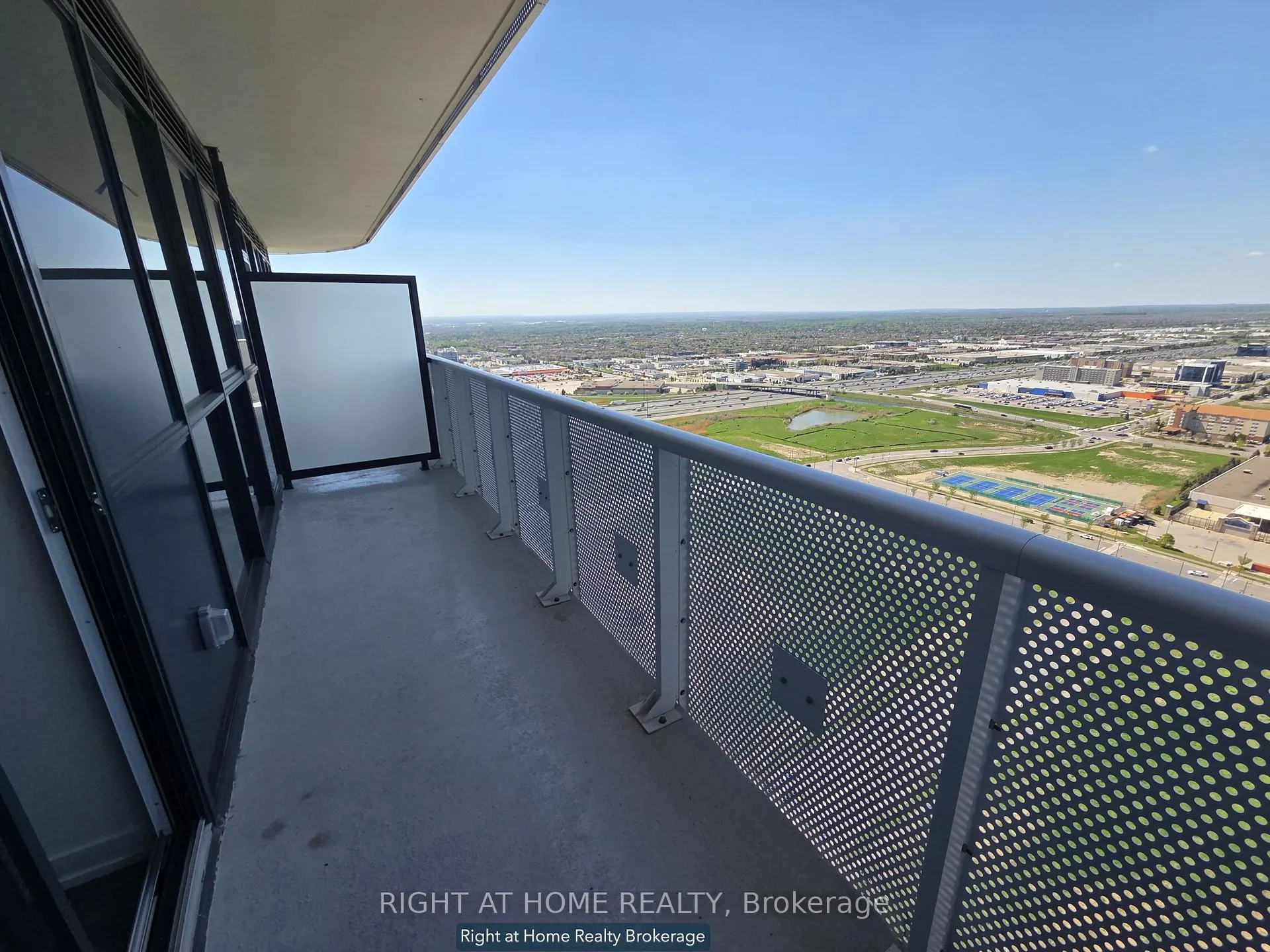 Photo 11 of Unit 3810, 225 Commerce Street, Vaughan, Vaughan Corporate Centre — HOMEH