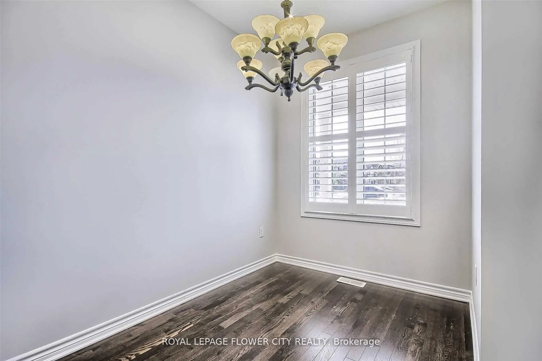 Photo 5 of 609 Gibson Crescent, Milton, Coates — HOMEH