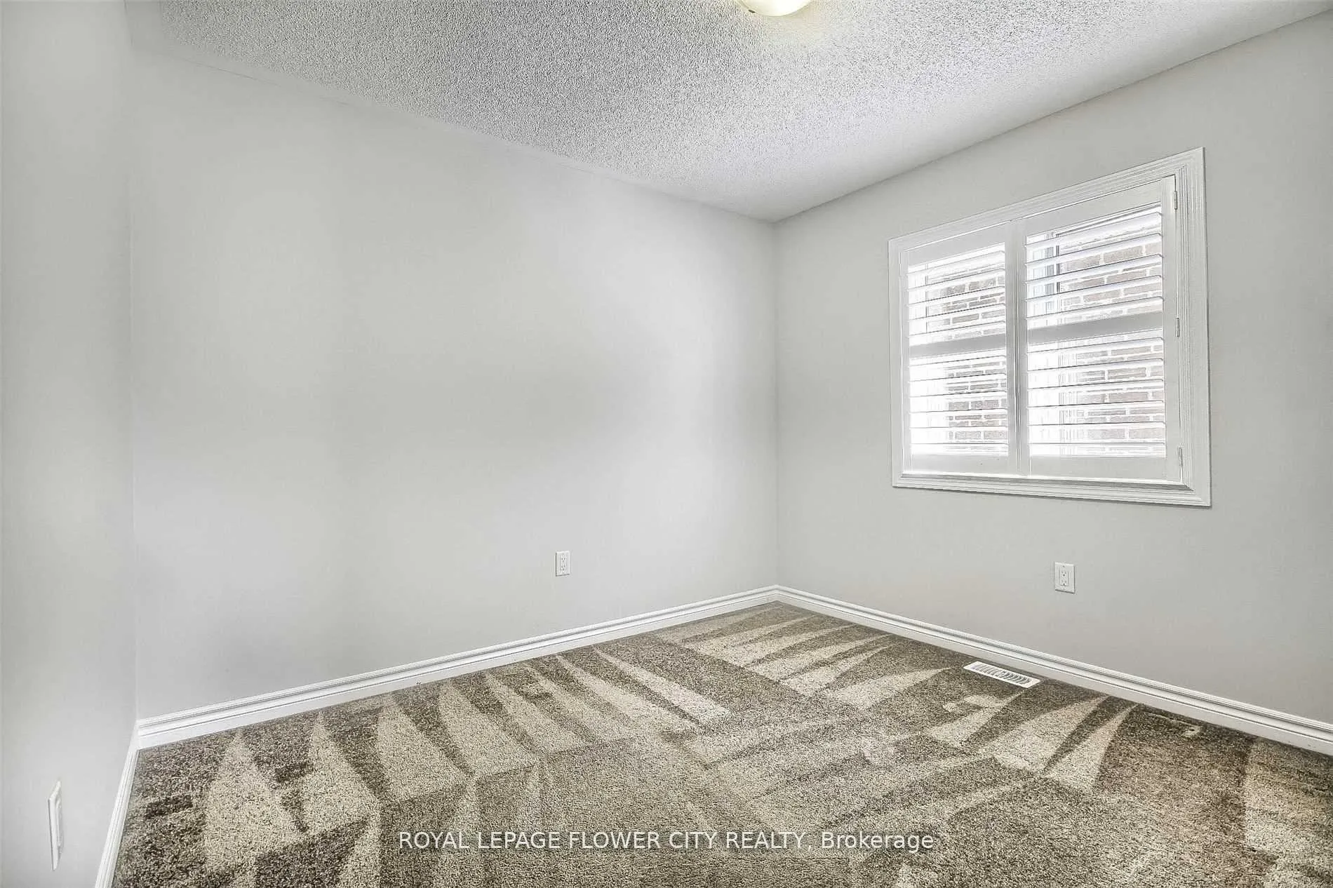 Photo 7 of 609 Gibson Crescent, Milton, Coates — HOMEH