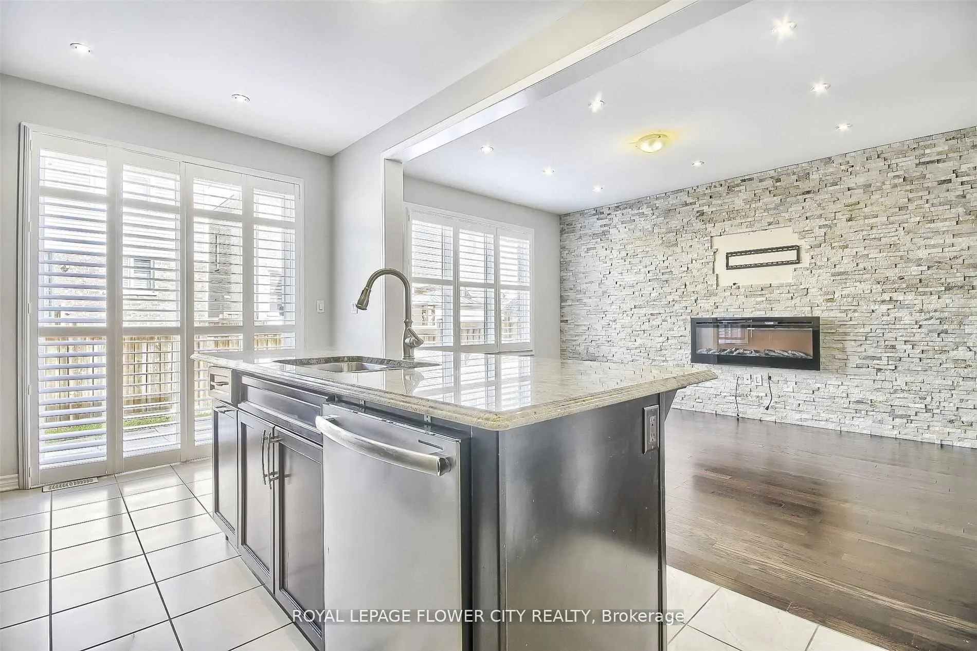 Photo 10 of 609 Gibson Crescent, Milton, Coates — HOMEH