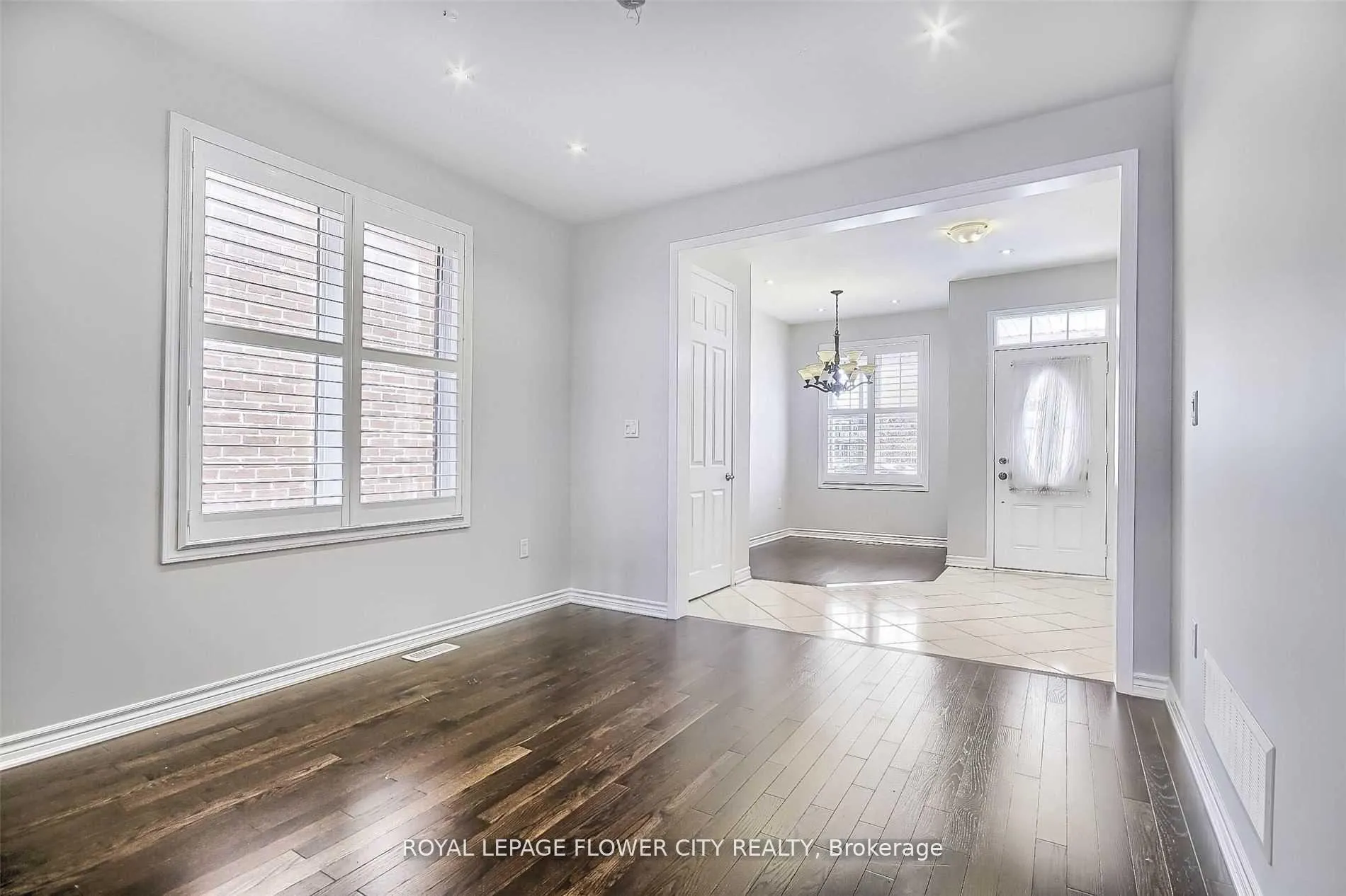 Photo 11 of 609 Gibson Crescent, Milton, Coates — HOMEH